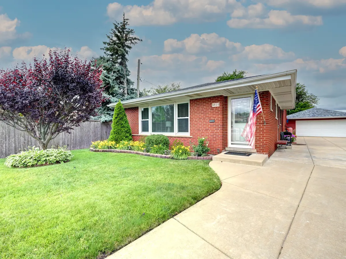 9809 S Albany Avenue, Evergreen Park, IL 60805 - #1