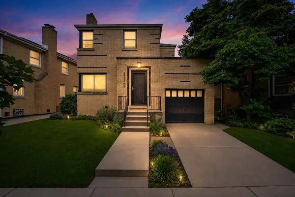 6938 Riverside Drive, Berwyn, IL 60402