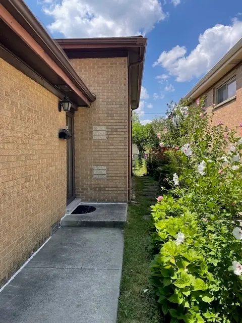 9218 Lavergne Avenue, Skokie, IL 60077 - #2