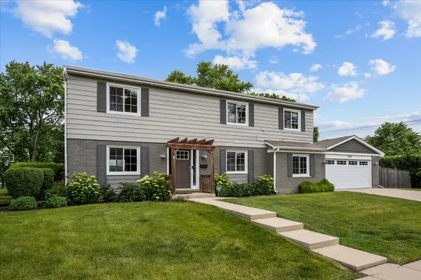 1042 Gordon Terrace, Deerfield, IL 60015