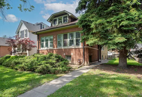 7046 N Osceola Avenue, Chicago, IL 60631