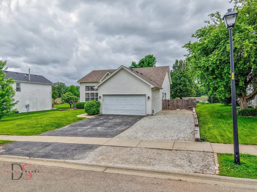 729 River Edge Circle, Ottawa, IL 61350 - #3