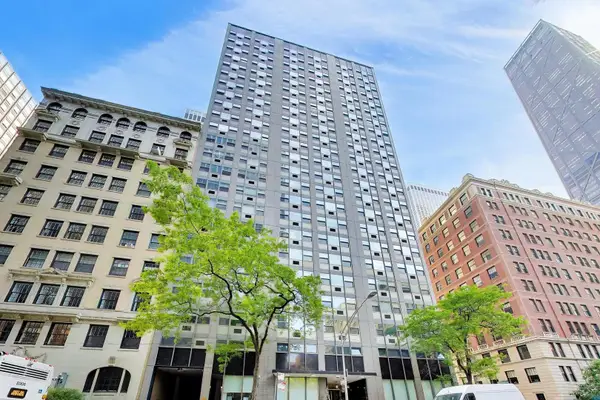 253 E Delaware Place #12E, Chicago, IL 60611