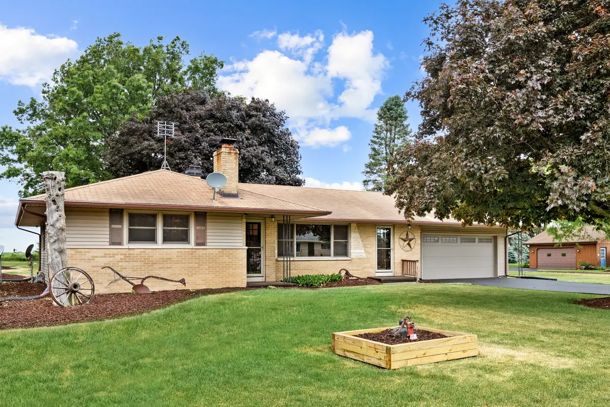 32123 New Lebanon Road, Hampshire, IL 60140 - #1