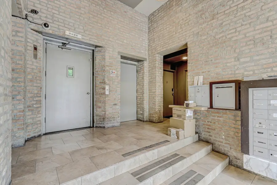 2525 N Sheffield Avenue #2C, Chicago, IL 60614 - #3