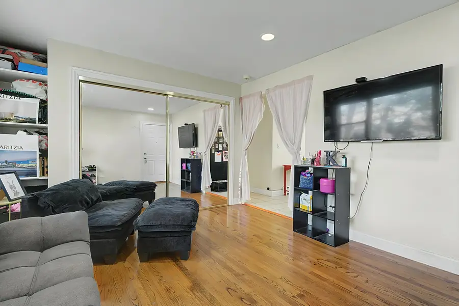 2111 N 75th Avenue #1E, Elmwood Park, IL 60707 - #3