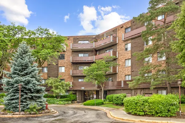 840 Wellington Avenue #218, Elk Grove Village, IL 60007