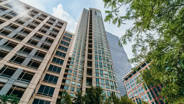 345 N La Salle Drive #908, Chicago, IL 60654