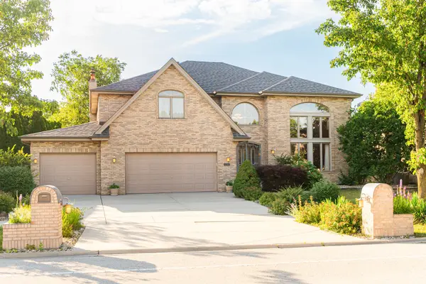 1233 Covington Drive, Lemont, IL 60439