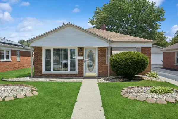 11637 S Harry J Rogowski Drive, Merrionette Park, IL 60803