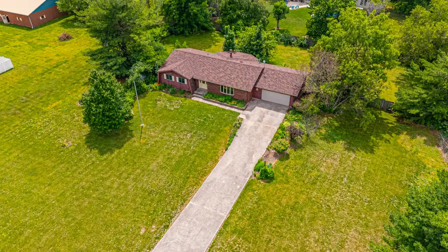 13 Grand Oaks Drive, Lincoln, IL 62656 - #3