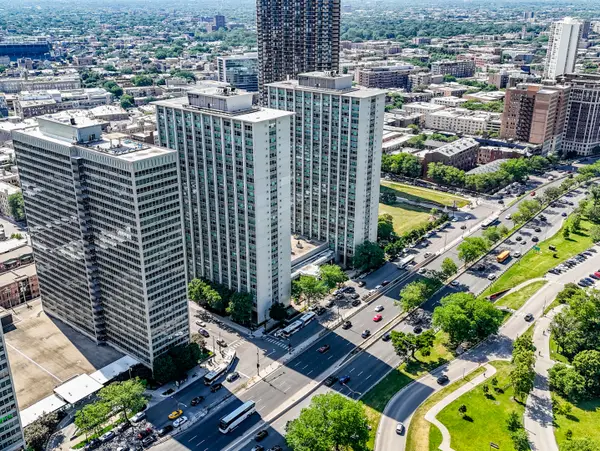 3600 N Lake Shore Drive #2701, Chicago, IL 60613