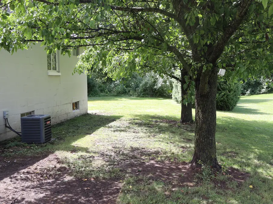 315 W 3rd Street, Streator, IL 61364 - #3