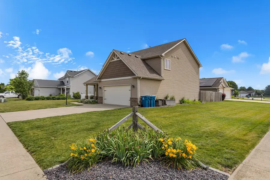 3001 Applewood Drive, Monticello, IL 61856 - #3