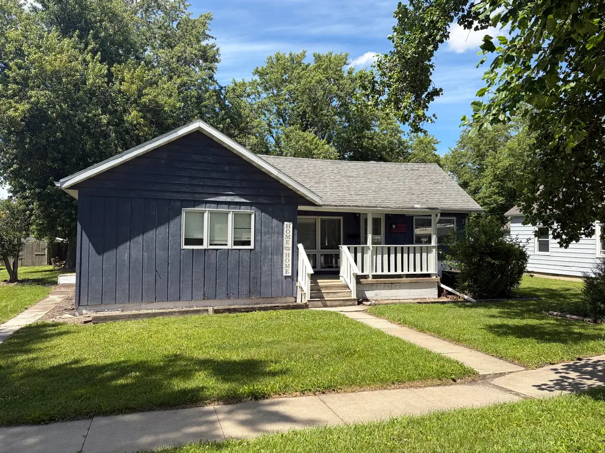 416 E Seventh Street, Minonk, IL 61760 - #1