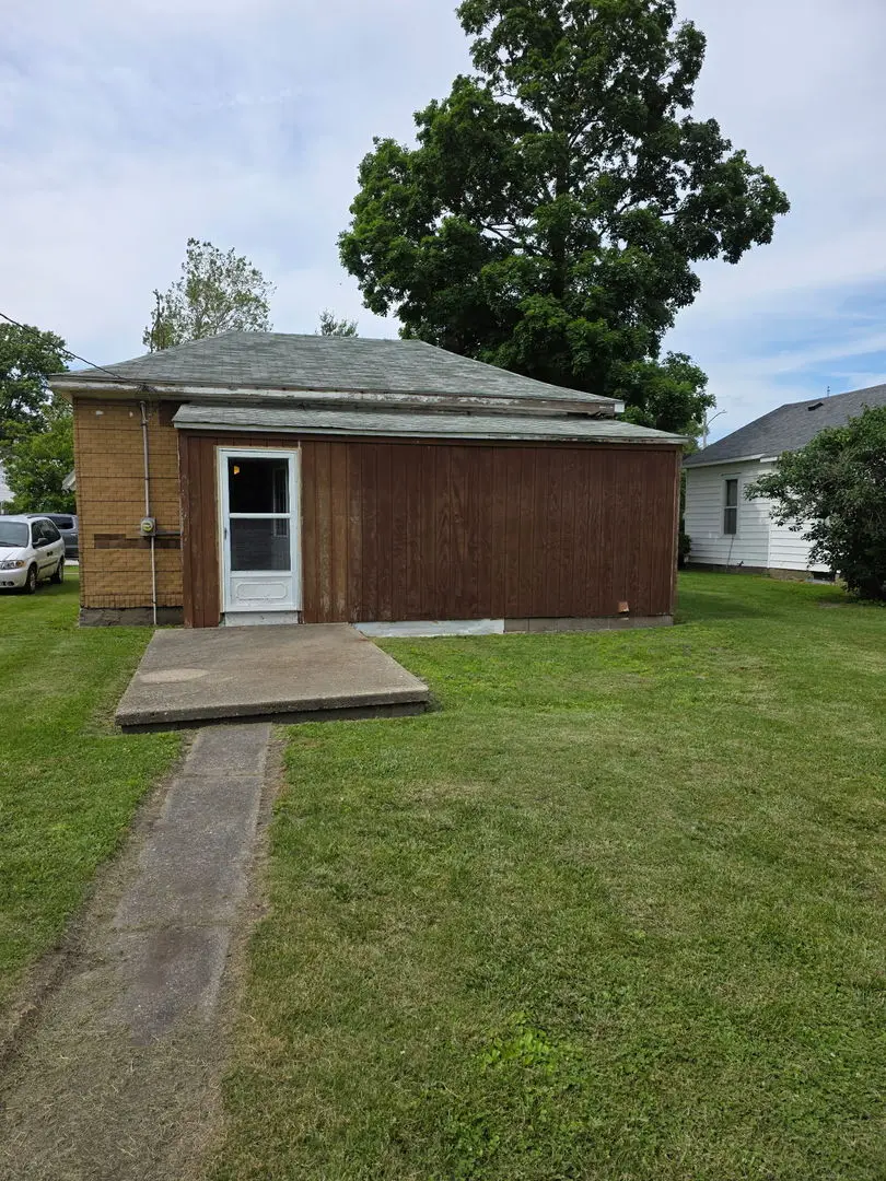 214 W 3rd Street, Brocton, IL 61917 - #3