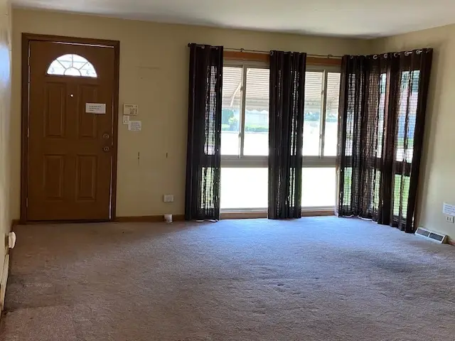 8741 S Washtenaw Avenue, Evergreen Park, IL 60805 - #3
