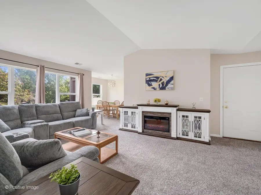 1104 Canterbury Court #D, Elgin, IL 60120 - #2