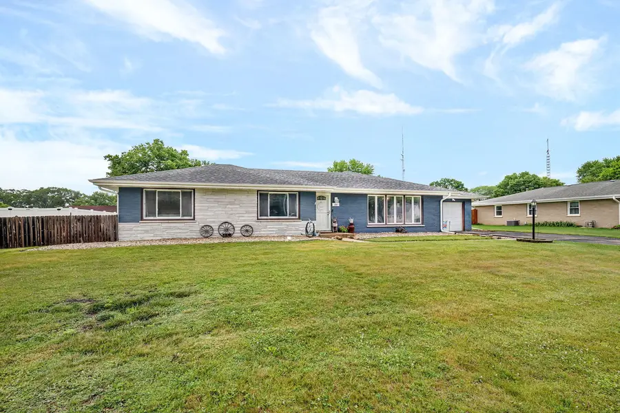 180 W Southmor Road, Morris, IL 60450 - #2