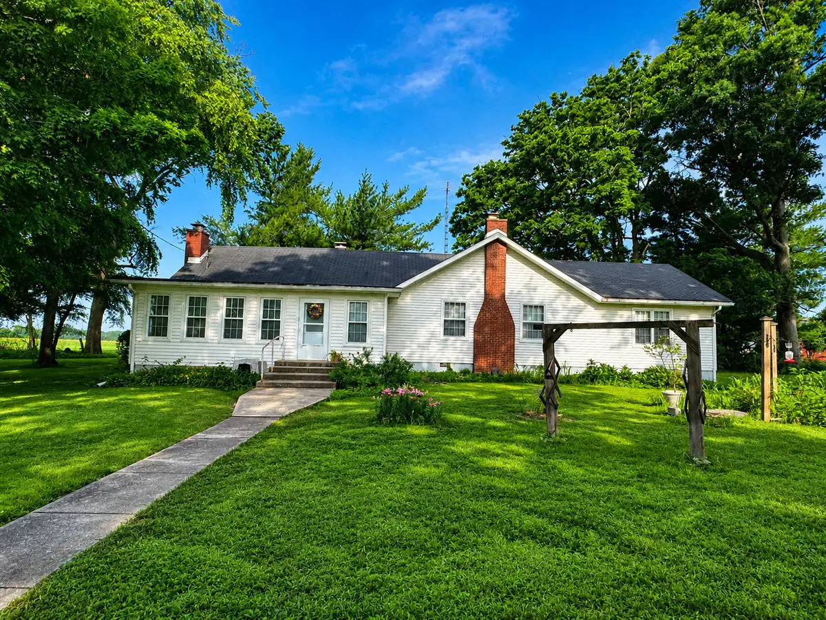 27712 W 17th Street Road, Centralia, IL 62801 - #1
