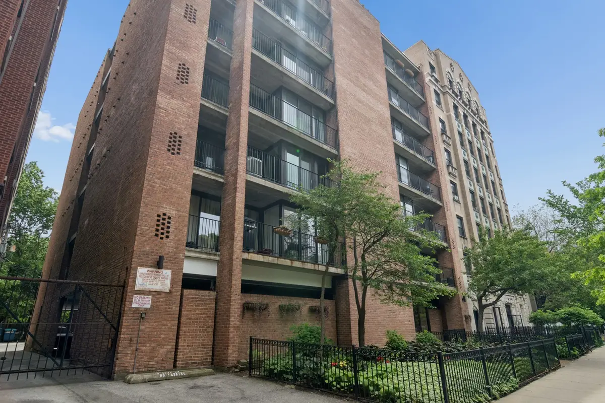 651 W Sheridan Road #6D, Chicago, IL 60613 - #1