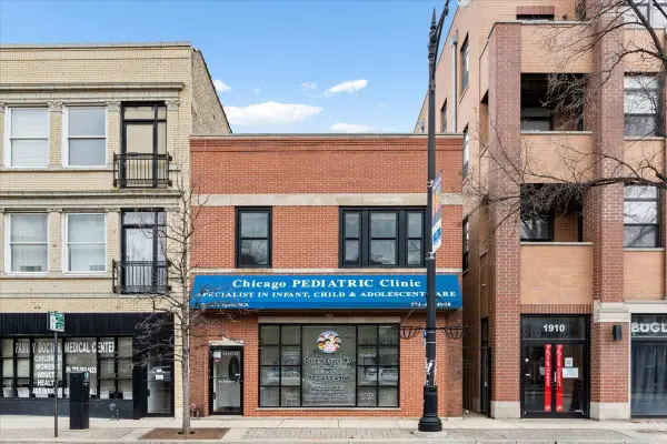 1916 W Irving Park Road, Chicago, IL 60613