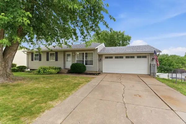 3108 Maplecrest Road, Bettendorf, IA 52722