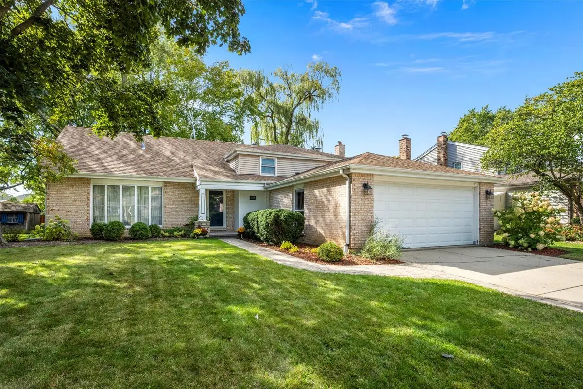 1145 Weeping Willow Lane, Libertyville, IL 60048 - #1