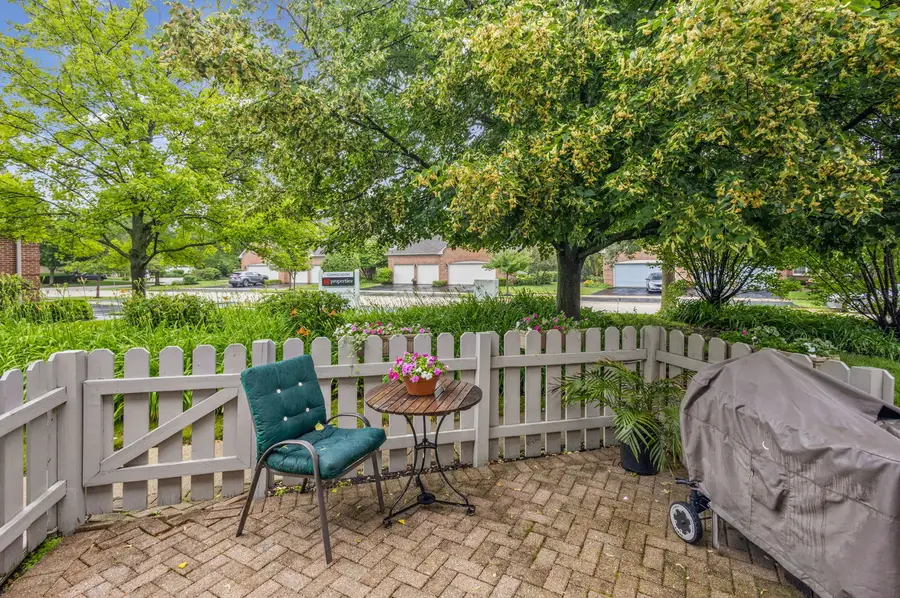 2064 Norwich Court, Glenview, IL 60026 - #2