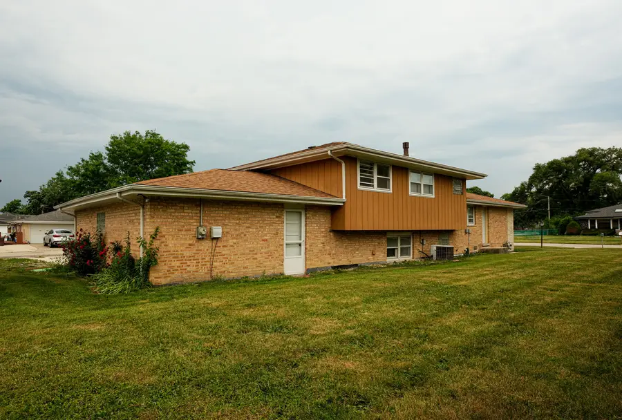 10459 S 81st Avenue, Palos Hills, IL 60465 - #2