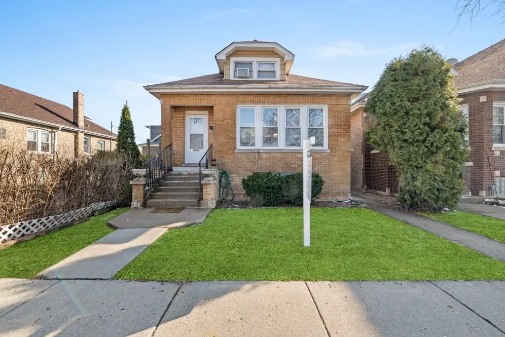 5349 W Fletcher Street, Chicago, IL 60641 - #1