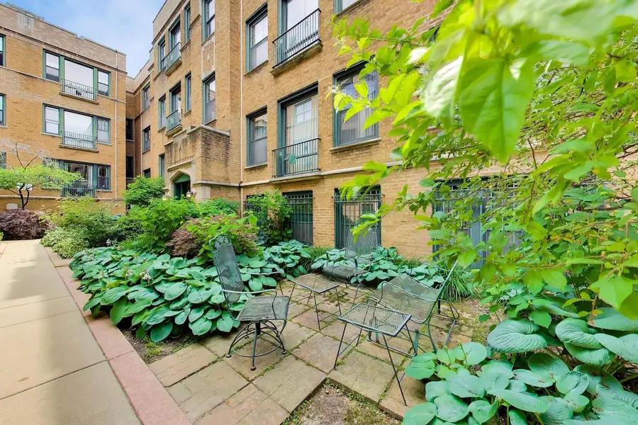 7023.5 N Sheridan Road #2N, Chicago, IL 60626 - #2