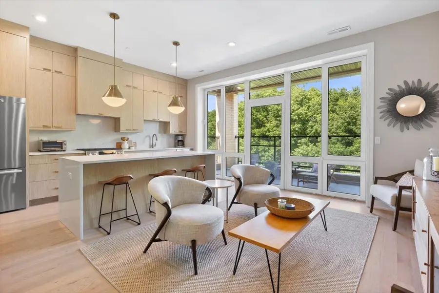 4939 N Damen Avenue #301, Chicago, IL 60625 - #2