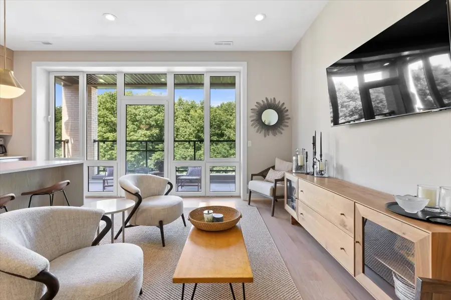 4939 N Damen Avenue #301, Chicago, IL 60625 - #3