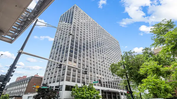 4343 N Clarendon Avenue #1818, Chicago, IL 60613