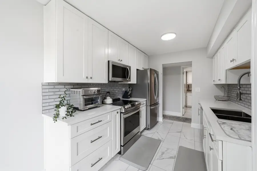 1400 N Yarmouth Place #303, Mount Prospect, IL 60056 - #2
