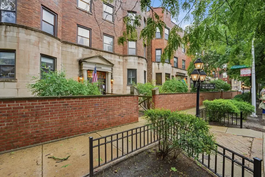 1030 W Byron Street #3W, Chicago, IL 60613 - #3
