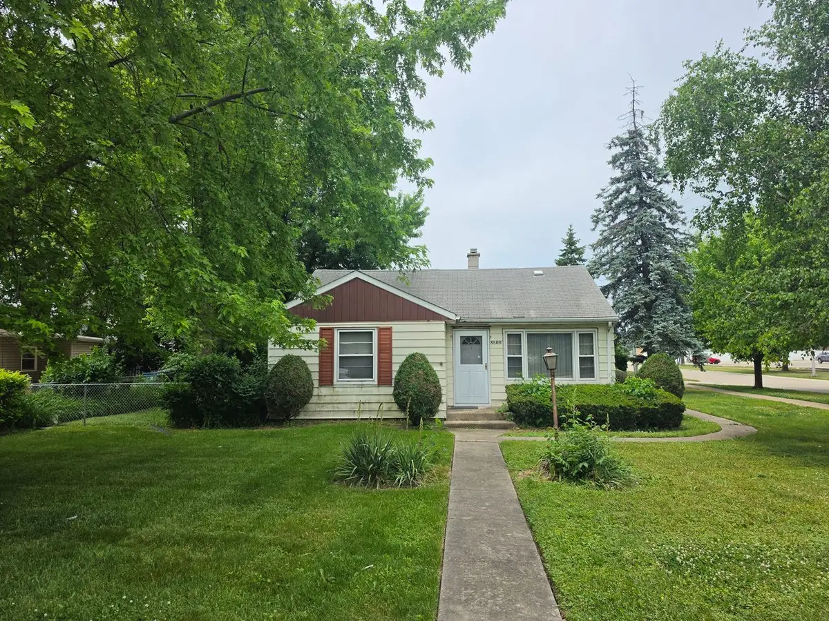 8506 Mcvicker Avenue, Burbank, IL 60459 - #1