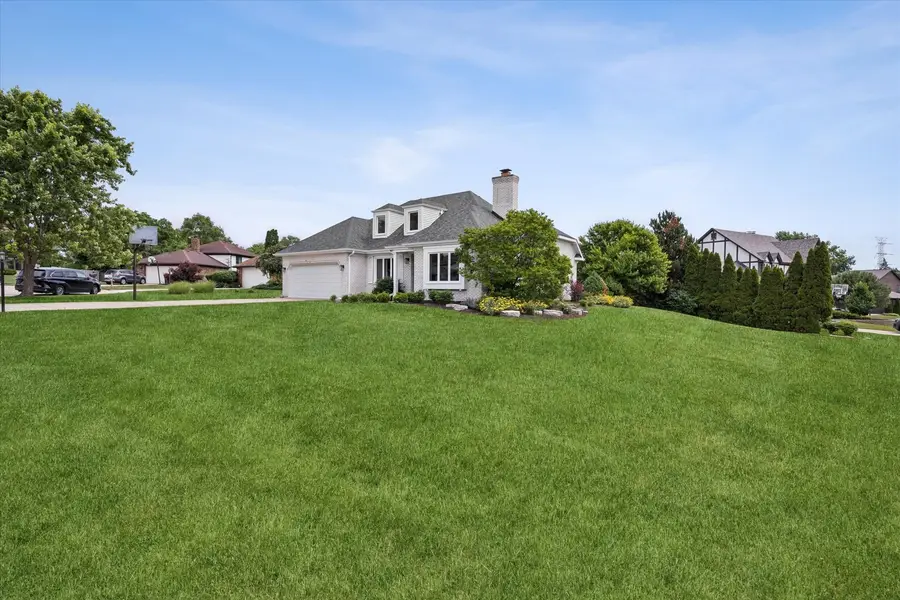 8300 Chelsea Lane, Willow Springs, IL 60480 - #2