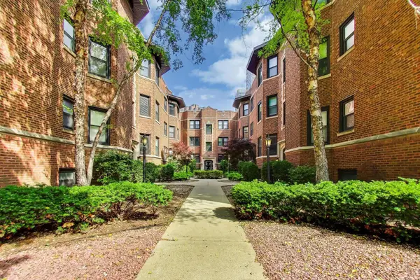 530 W Cornelia Avenue #2N, Chicago, IL 60657