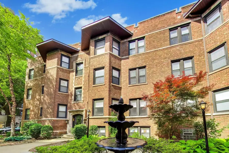 530 W Cornelia Avenue #2N, Chicago, IL 60657 - #2