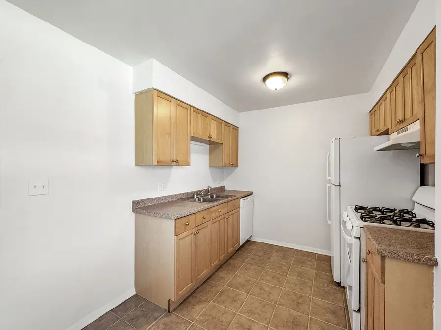 1342 S 14th Street #B2, Saint Charles, IL 60174 - #3