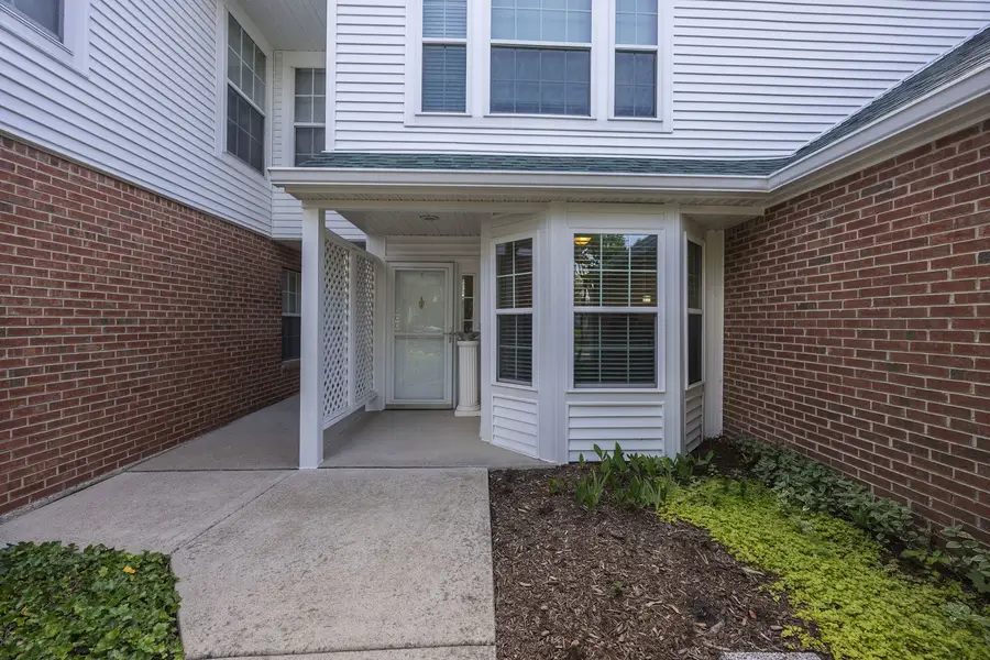137 Welwyn Street, Lake Bluff, IL 60044 - #2
