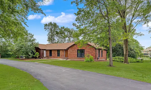 15 Turning Shore Drive, South Barrington, IL 60010