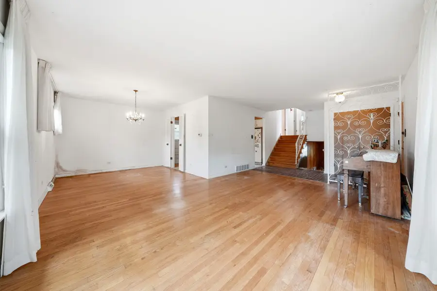 9137 Central Avenue, Morton Grove, IL 60053 - #3