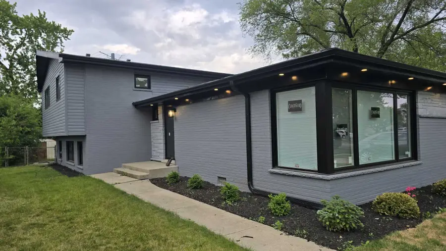 9407 Ozark Avenue, Morton Grove, IL 60053 - #2