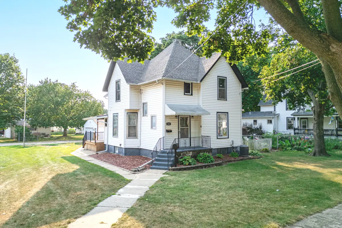 904 Kishwaukee Street, Belvidere, IL 61008 - #1