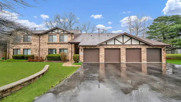 6267 Trinity Drive #2-D, Lisle, IL 60532