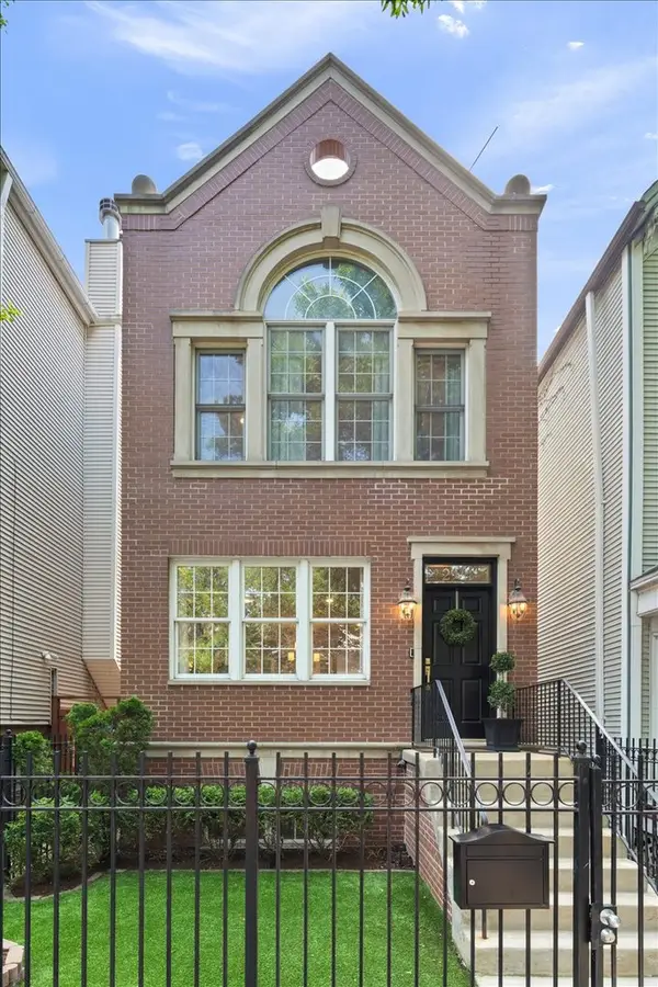 2911 N Racine Avenue, Chicago, IL 60657