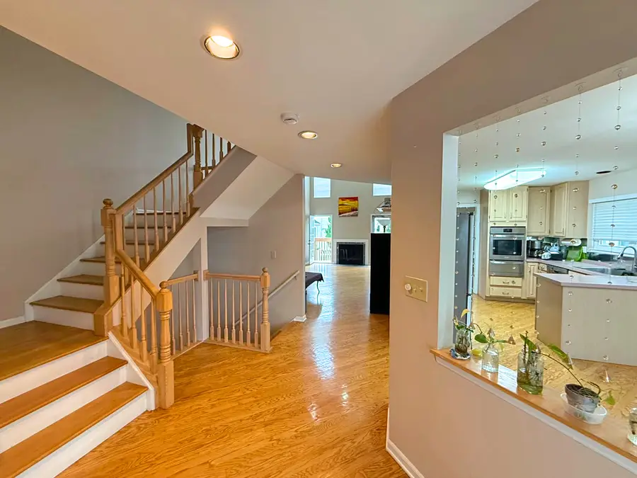 991 Sweetflower Drive, Hoffman Estates, IL 60169 - #2